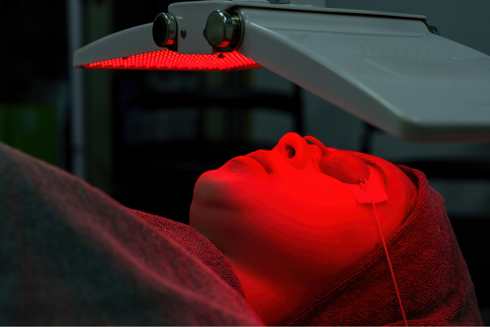 Unlock the Healing Power of Red Light Therapy: Discover Proven Benefits for Skin & More (Part 1)